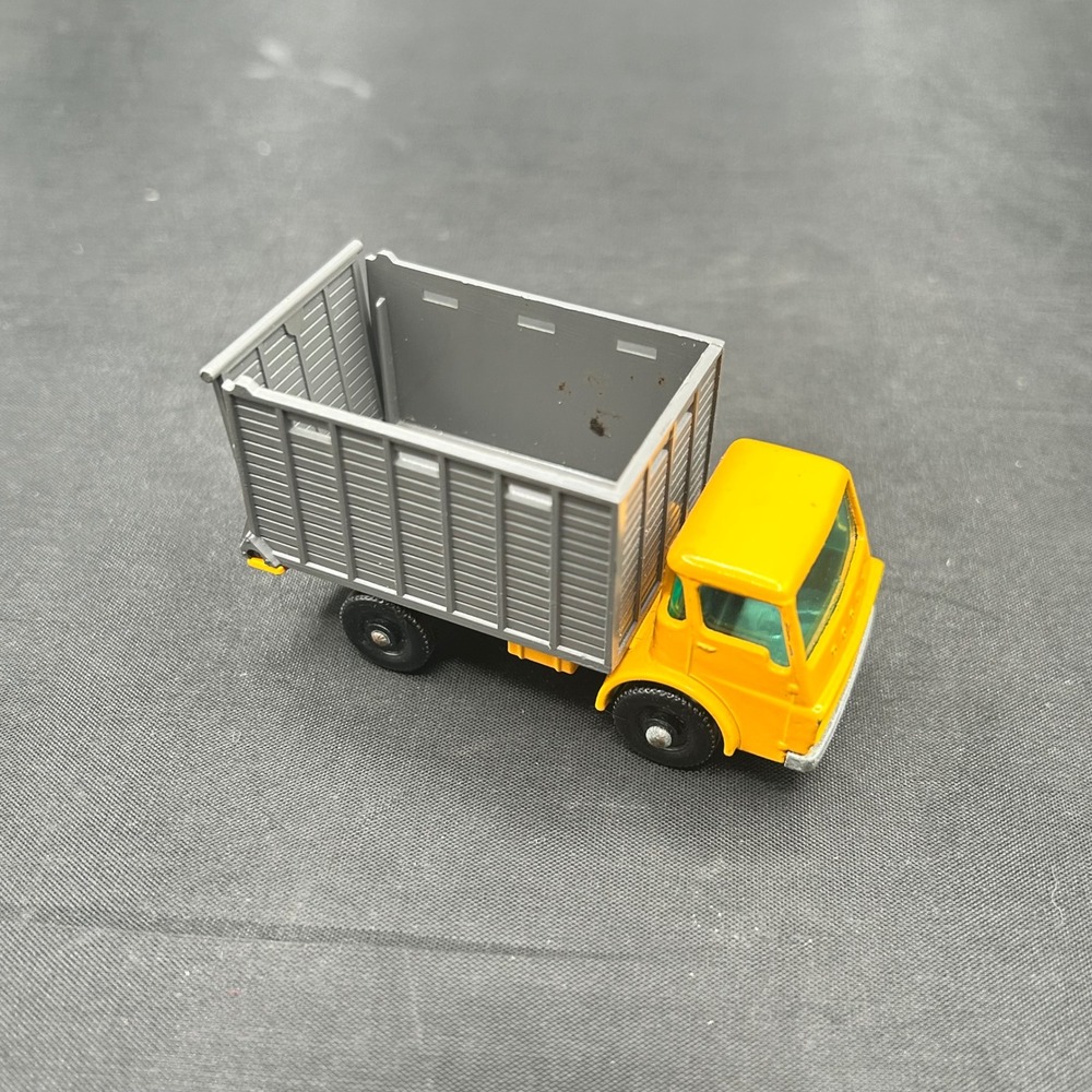Vintage Matchbox Series No 37 Cattle Truck Lesney England Yellow Dodge Cab